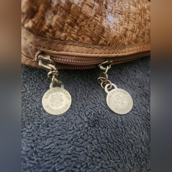 Tori Richard Tan Woven Shoulder Bag - Picture 10 of 16